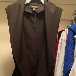 Sleeveless cardigan with pockets